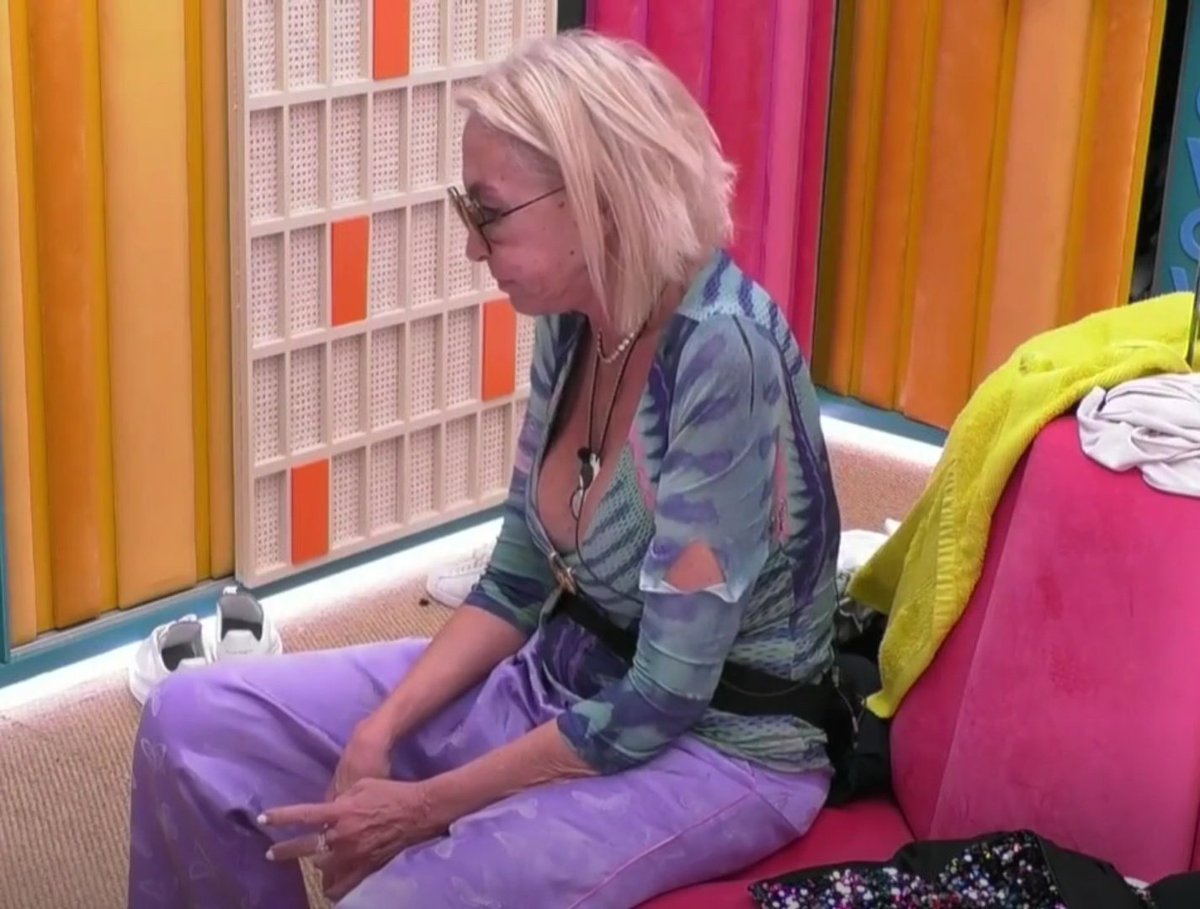 Tyshha's tweet image. #GHVIP5O Javi ayudando a Laura