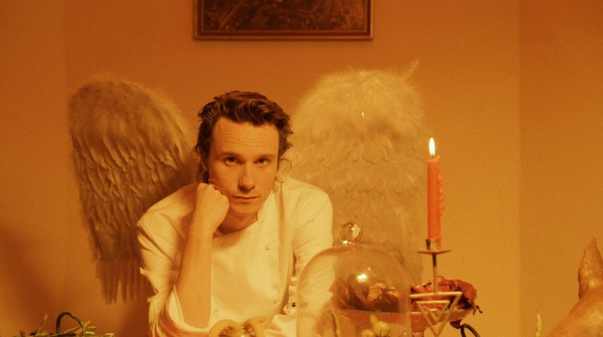 🆕 Ahead of supporting Corella on tour later this month, <a href="/chillijesson/">Chilli Jesson</a> unveils his latest single 'Icarus' 🎶

Added to:
💙 <a href="/QPR/">QPR FC</a> Official Playlist #QPR: spoti.fi/2J0bijQ

sportplaylists.com/chilli-jesson-…