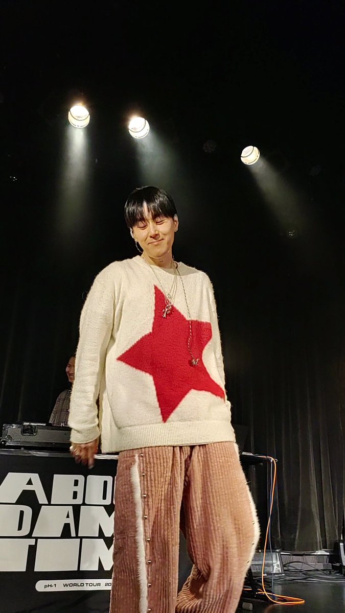 gujing616's tweet photo. @ph1boyyy I really want to go back to the first half of the year and follow you to various cities to see your performance~ It was such a happy time https://t.co/u4nxO5xcqk