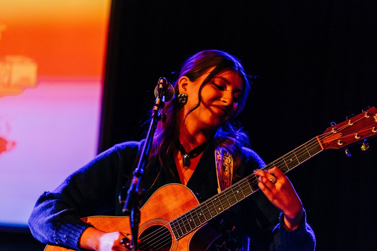 Girls Write Nashville tweet media