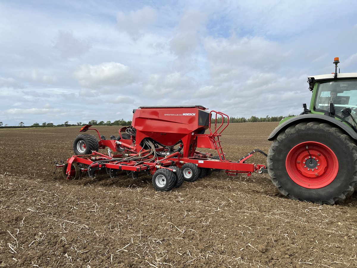 First seeding with the new Sprinter CO here in England today. Field finish looks very good. It‘s a 6 m model and 4m / 8m will follow.
