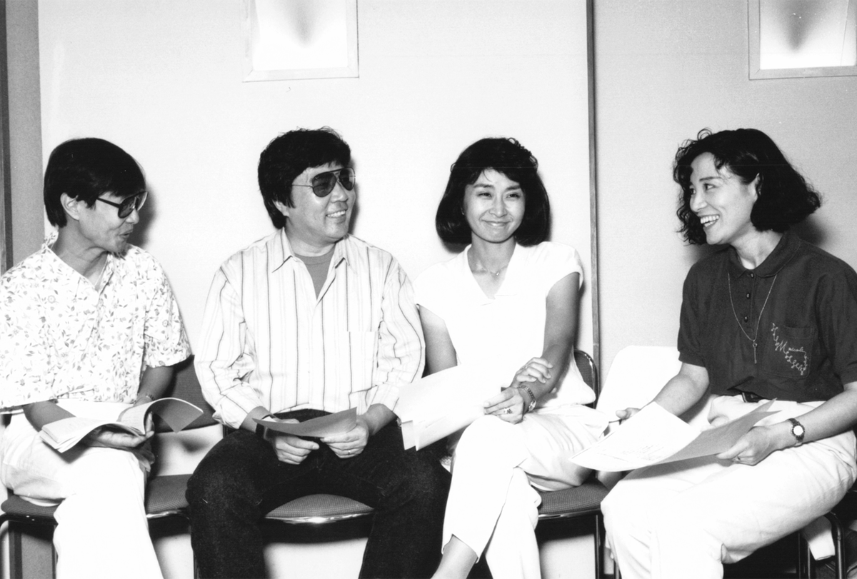 kamiyaakira29's tweet photo. 懐かしい写真が出てきました。シティーハンター収録当時のスナップです。左からボク、玄田哲章さん、一龍斎春水さん、伊倉一恵さんです。 #シティーハンター  #神谷明 #玄田哲章 #一龍斎春水 #伊倉一恵 https://t.co/NkSmbJYlGD