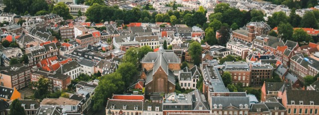 De <a href="/GemeenteUtrecht/">Gemeente Utrecht</a> werkt aan een klimaatvisie. De gemeente streeft namelijk naar een zo groot mogelijke reductie van de CO2-uitstoot. We zijn blij dat de startnotitie voor de klimaatvisie er ligt.

Lees meer in de blog van <a href="/_netsriK_/">Kirsten</a>:
tinyurl.com/2p9r3c3w 

#klimaat #utrecht