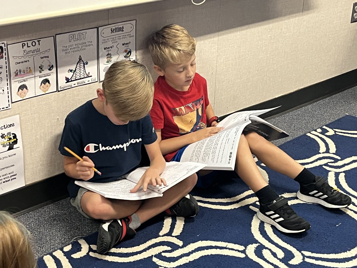 sistasusan's tweet photo. Students are in differentiated small flexible groups, transferring phonics skills and practicing with literacy activities - needs met this morning @gilmoregators05! https://t.co/BP5pObAUyR