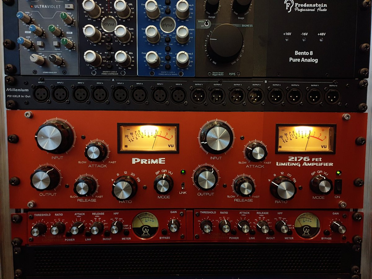 MolossersM's tweet photo. Not so hard, I am a revision F.
Say 'hello" to Sir Comprimus Prime.
Stereo-1176-Clone, built on Gyraf-Circuits, for a bit of colour on the sum.
#molosser #strongemotionrecords #music #producing #punk #electropunk #elektropunk #1176 #producing #recording #ravepunk https://t.co/XsvBrcqVOl