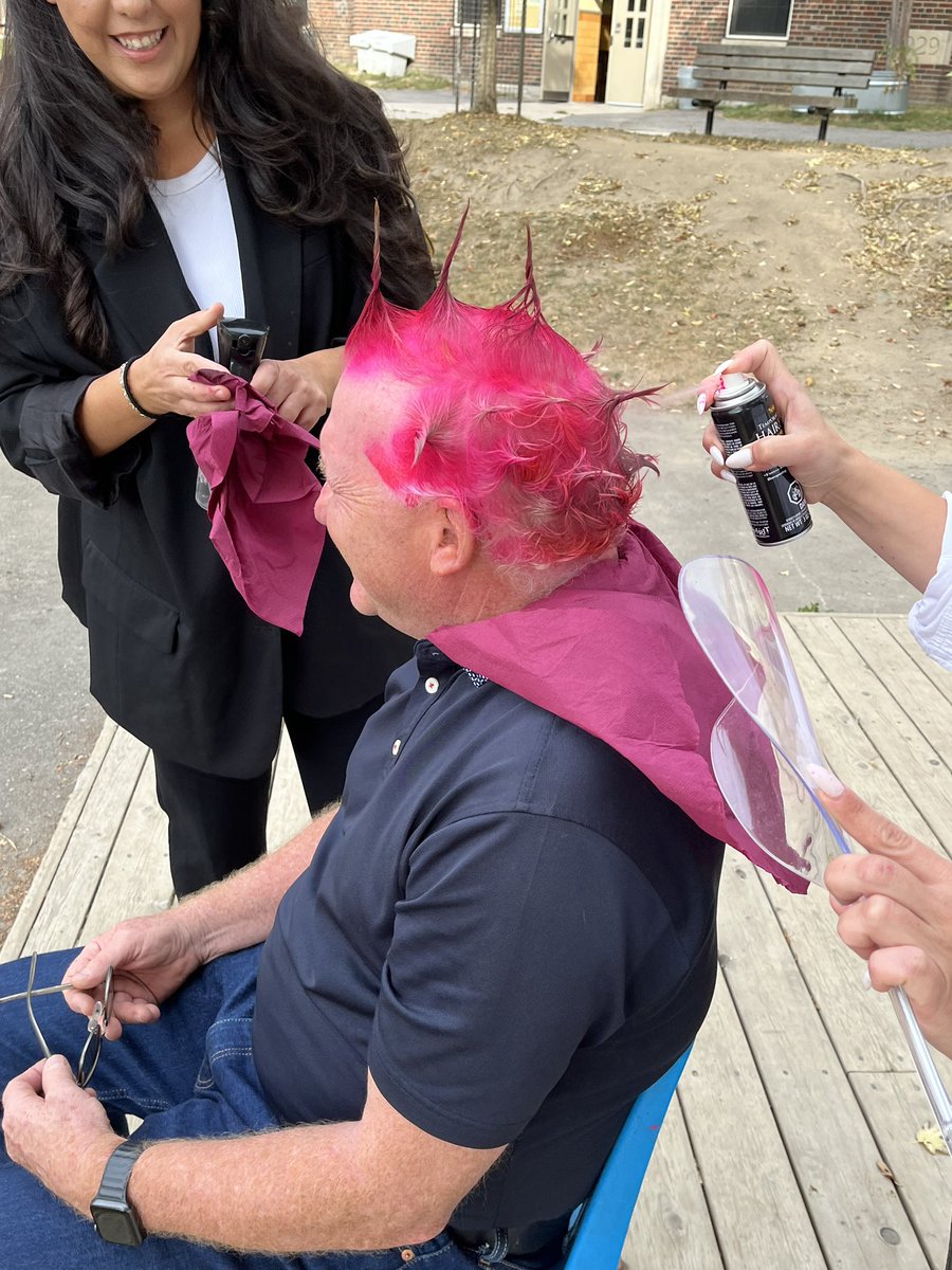 CVatOP's tweet photo. @orioleparkjps @tdsb @RonFelsen 
Celebrating our Principal’s new hair after meeting our Terry Fox goals last month. Happy International Teachers Day! https://t.co/kbiImQqyvU