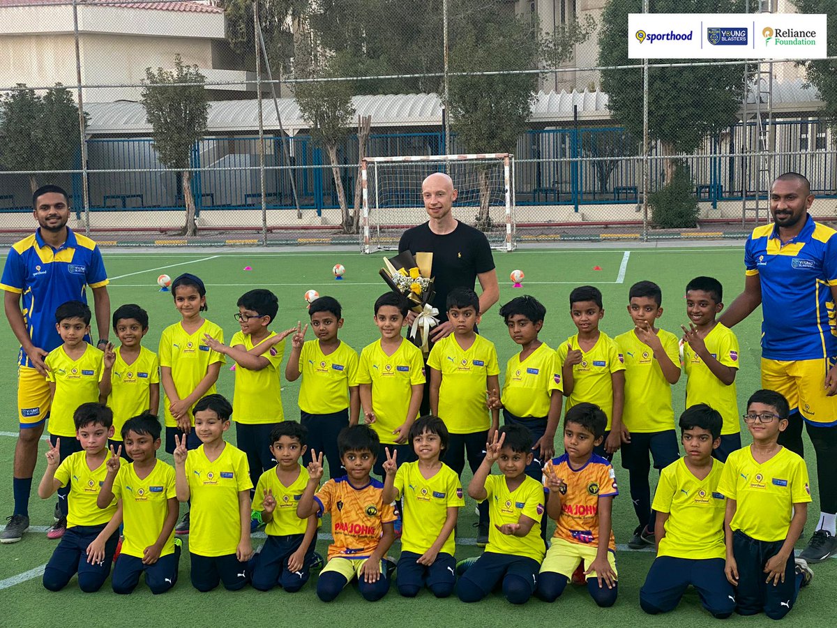 KeralaBlasters's tweet image. Visiting the Kutty Blasters in Qatar ⚽
Reserves Coach Tomasz Tchorz unveils Young Blasters Sporthood Academy in Qatar, engaging with parents and coaches at the Academy!
He also visited Radio Suno & Radio Olive giving valuble insights
#KBFC #KeralaBlasters #YoungBlasters
