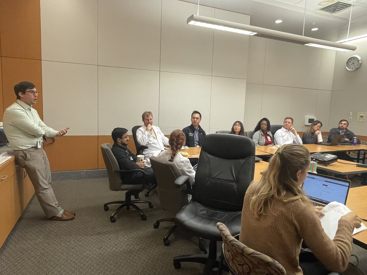 OSU_Urology's tweet photo. What a fun morning! We loved having @OhioStateMed students join us for #GrandRounds and #ResidentConference (including a fun Q+A w/our residents!) to explore Urology as a specialty during their career exploration time! #UroSoMe #UroRes #UroMatch https://t.co/z0hO89CtsH