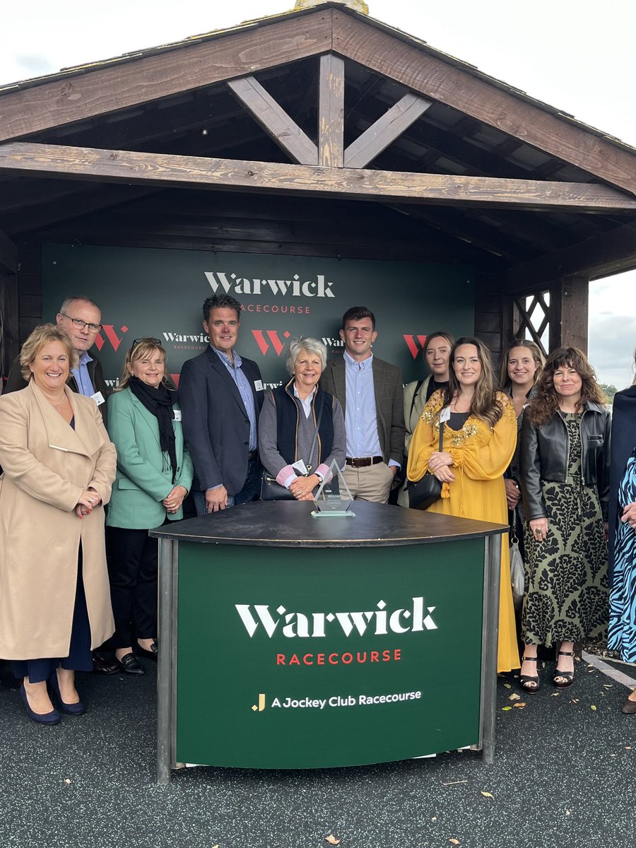 Congratulations to the owners Nickle Back who won the Save Business Rates with Colliers at ⁦@WarwickRaces⁩ today. Celebrating with the team!