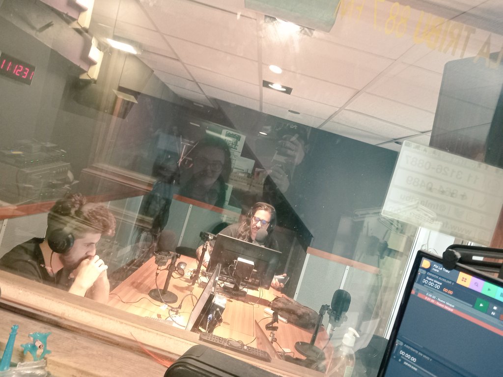 #Radio
📻  Campaña, dólar y un escenario de ¿crisis y caos? para diciembre.
( Massa vs Milei y Macri vs Bullrich )

👉 Nos subimos a #LaMontaña 🏔
 <a href="/lamontaniafm/">La Montaña</a> <a href="/fmlatribu/">LA TRIBU</a> 
fmlatribu.com