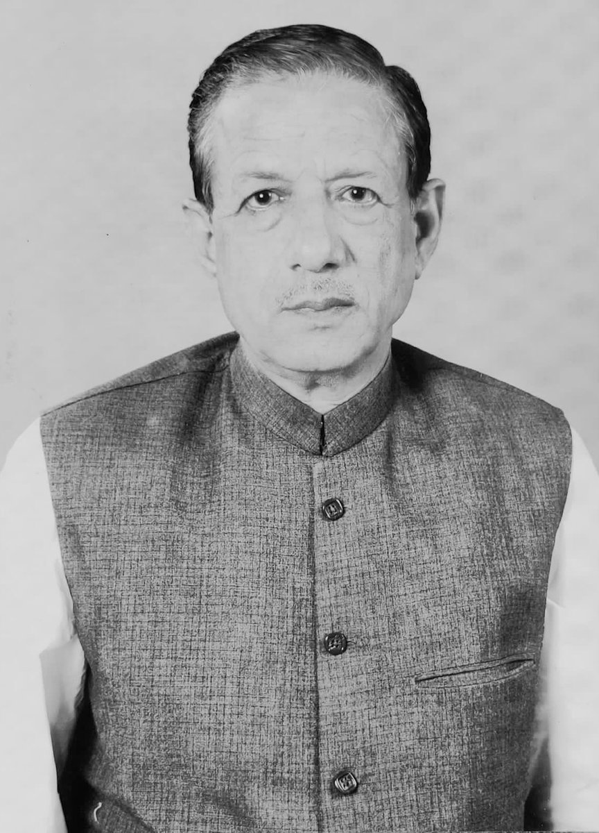 yadavakhilesh's tweet image. अमरोहा की हसनपुर विधानसभा से समाजवादी पार्टी के पूर्व विधायक जनाब चौधरी रिफाकत हुसैन साहब का इंतकाल, अत्यंत दुःखद।

ईश्वर उनकी आत्मा को शांति दें।

दुःख की इस घड़ी में समस्त परिजनों को यह असीम दुःख सहने का संबल प्राप्त हो।

भावपूर्ण श्रद्धांजलि!