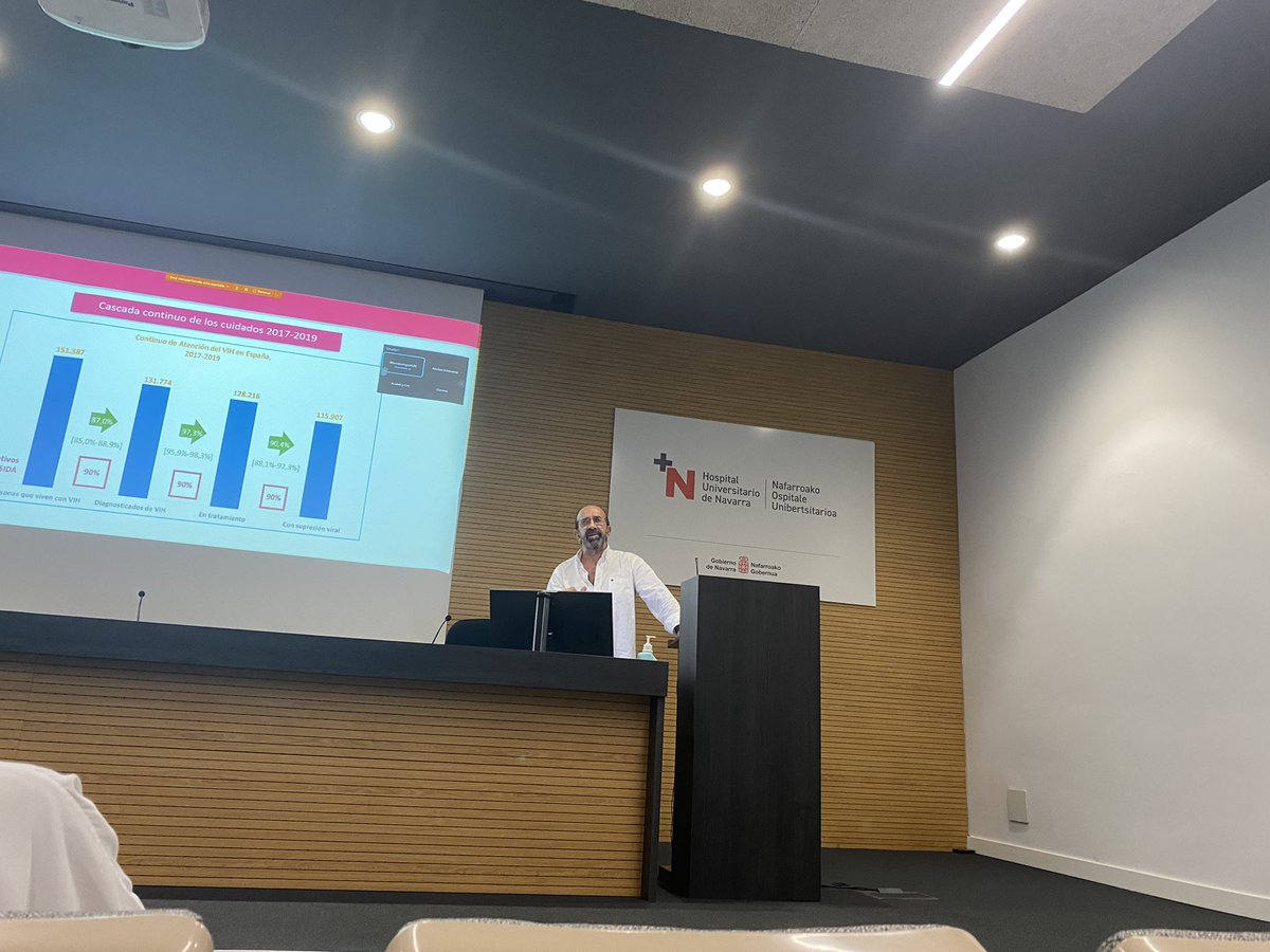 Hoy nos acompaña Santi Moreno, Jefe de <a href="/infecciosasryc/">Enfermedades Infecciosas RyC - @infecciosasryc.bsk</a>, en una interesante charla sobre el diagnóstico precoz y situación actual de #VIH en España. Un placer tenerte con nosotros!