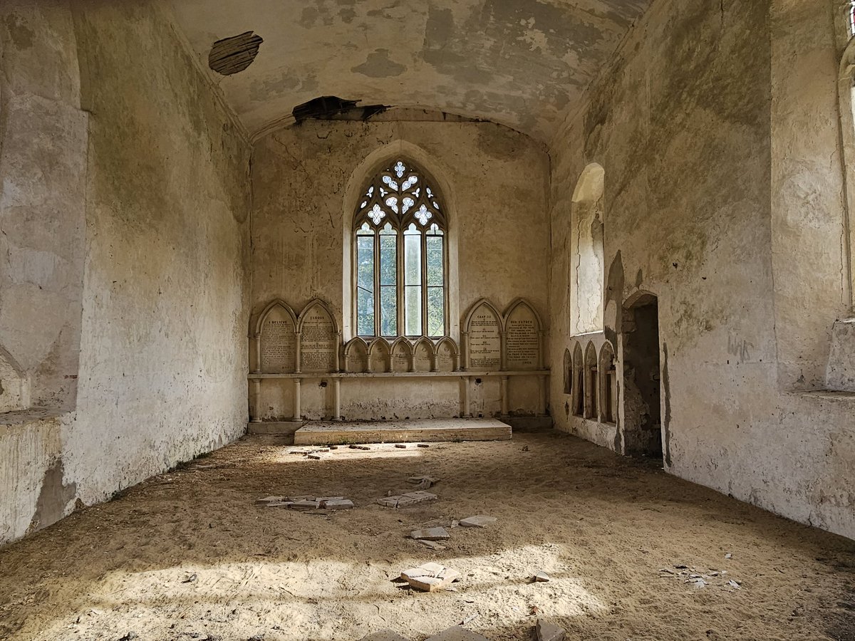 SimoninSuffolk's tweet photo. The Tottington chancel. https://t.co/PG109dv38G