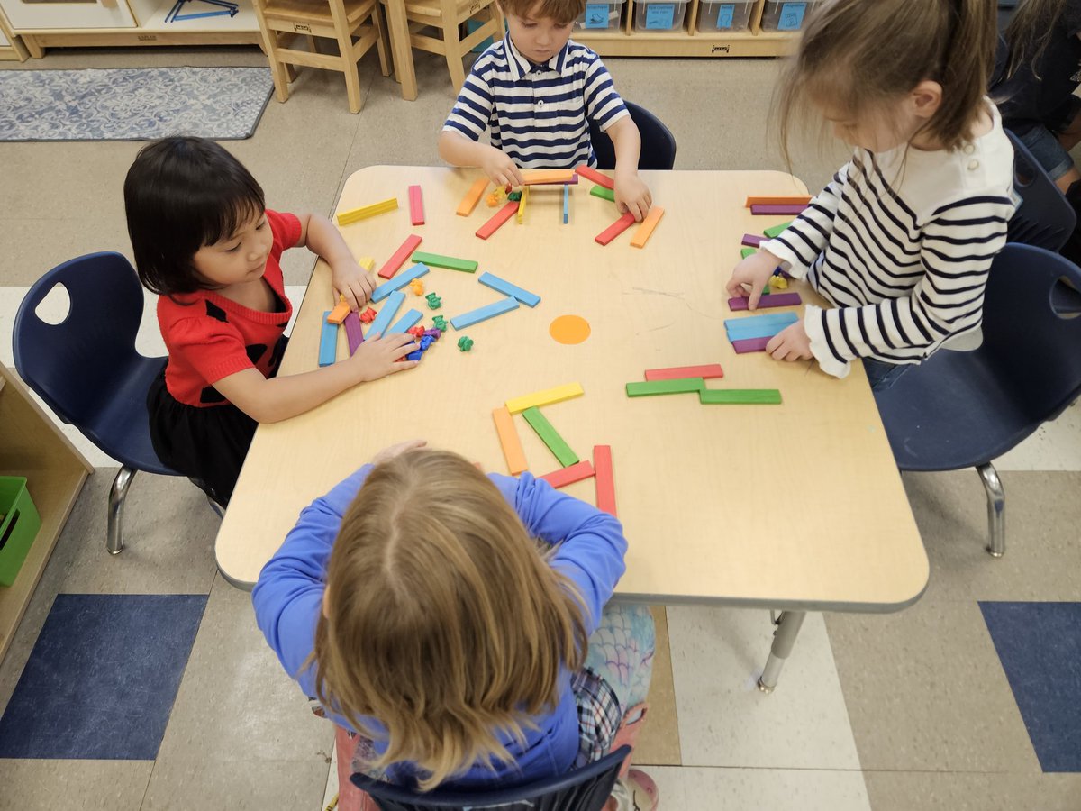 HookedonMath's tweet photo. What a great pumpkin 🎃 themed lesson in 4K today. Students are fully engaged in learning and thinking on their own. Ms. Beasley and Ms. Bobseine make a great team. #MathWorkshop #Lex1Math @Beasley4K #If4Kcandoityoucantoo https://t.co/eXEFN4BBdw