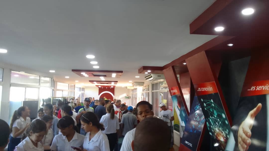 PinarBpa's tweet photo. Participan #BPA y #BANDEC en Feria Tec 📱y Comercial en #PinardelRío además de #UICPinardelRío #JovenClub #THABA, ENCOMIL y #XETID ofreciendo orientación y asesoramiento sobre #Bancarización en saludo al 32 aniversario de la creación de la Corporación Copextel.
#Cuba https://t.co/79xT3G74f2