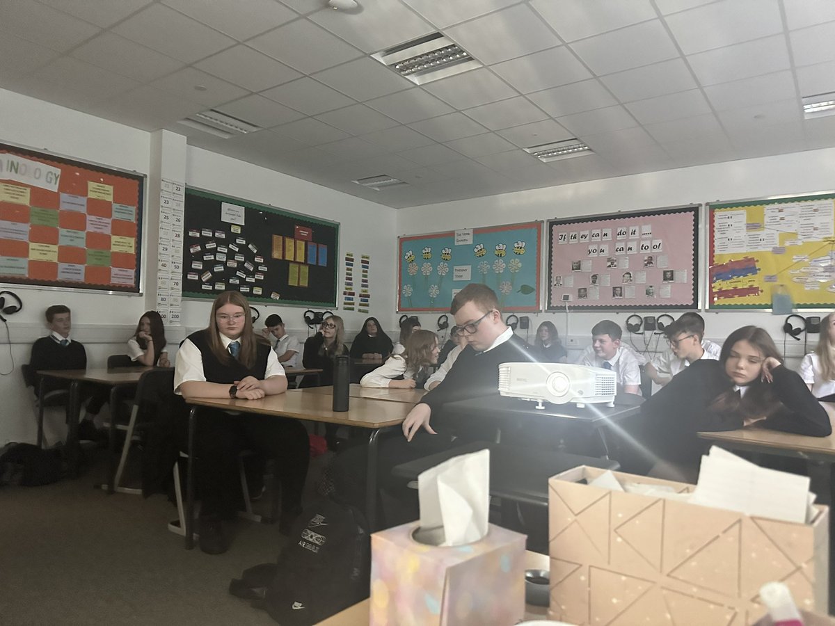 calderglenlangs's tweet photo. S3 Spanish 🎬 Enjoying the vibrant world of Spanish cinema at the Edinburgh Spanish Film Festival(virtually)! 🇪🇸📽️ #ESFF #SpanishFilm #MovieNight https://t.co/wdhybRTRoQ
