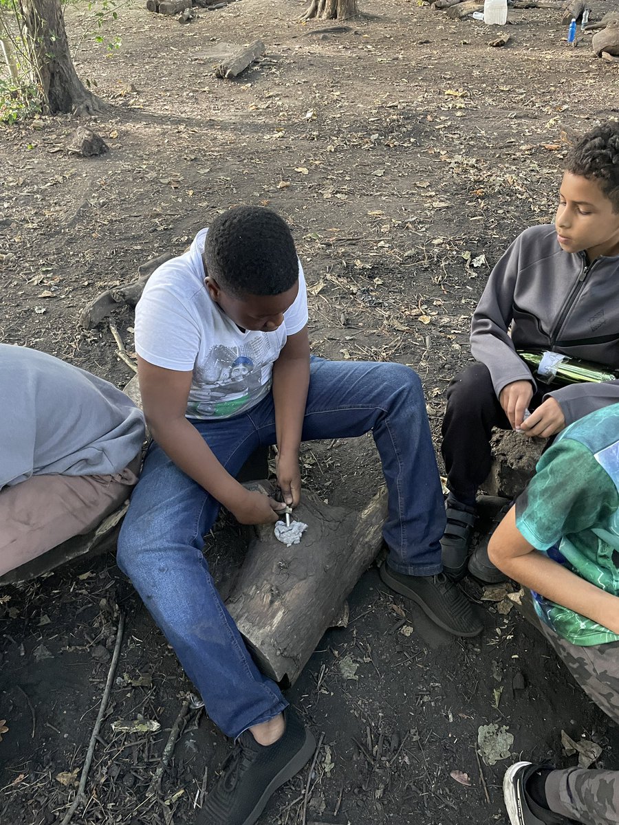 DrewPrimary's tweet image. Fire starting survival skills! #TeamDrew