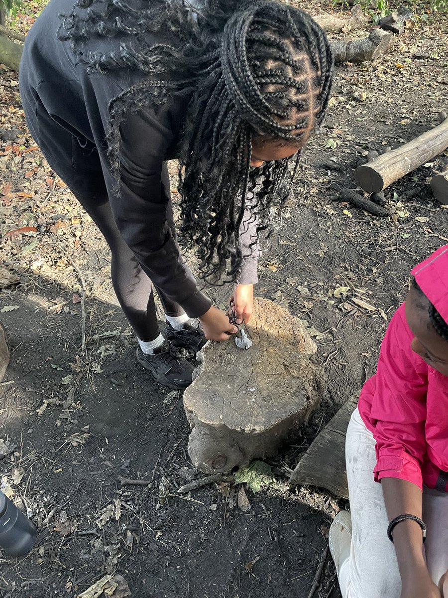 DrewPrimary's tweet image. Fire starting survival skills! #TeamDrew