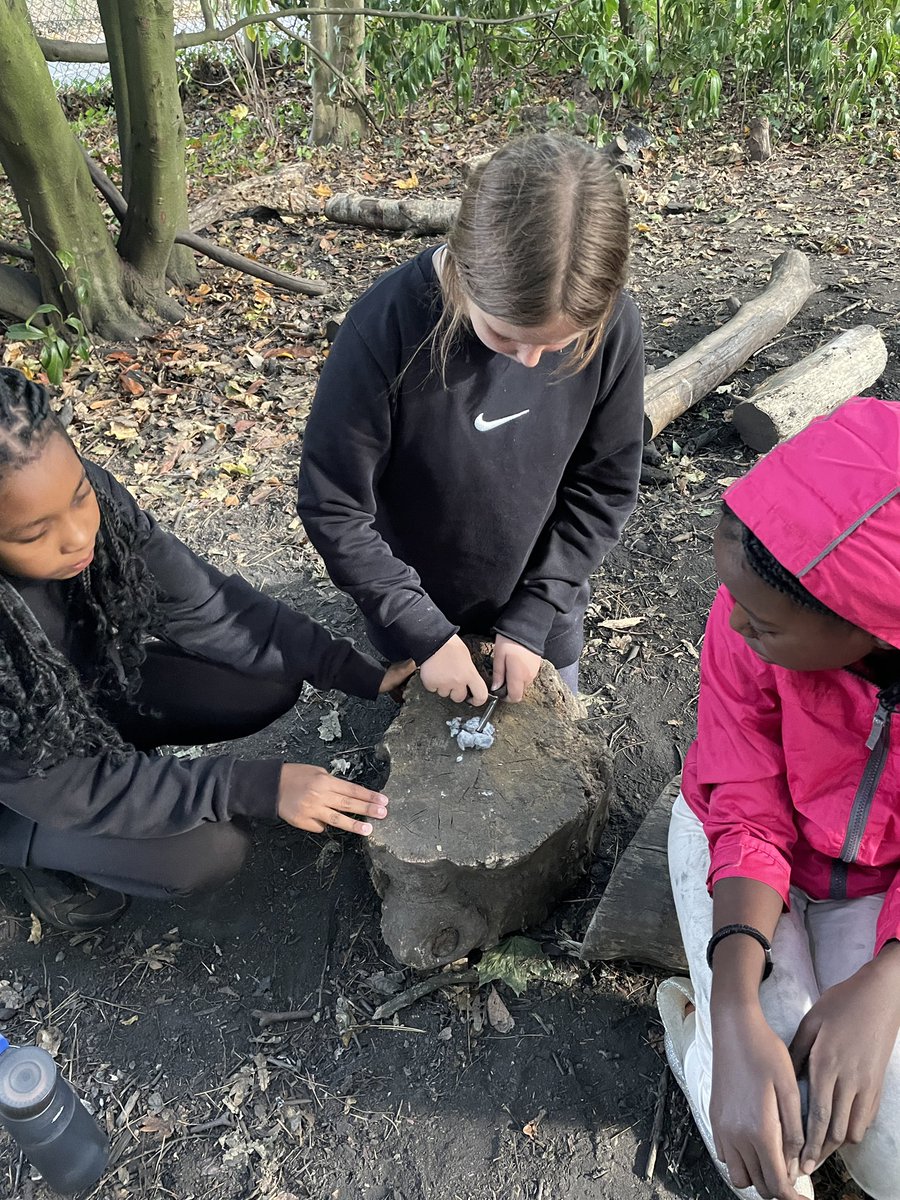 DrewPrimary's tweet image. Fire starting survival skills! #TeamDrew