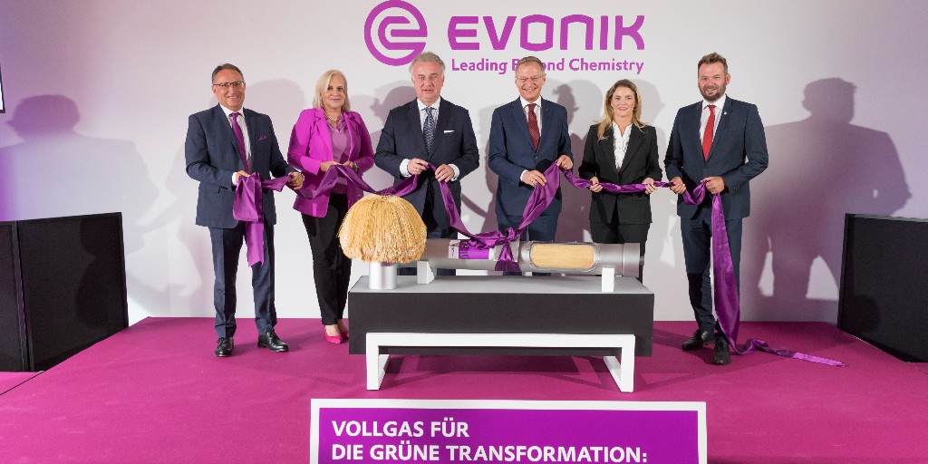 #Evonik will further expand its capacity to produce its SEPURAN® hollow fiber membranes in #Schörfling and Lenzing in Austria. Construction in Schörfling and Lenzing is scheduled to start in early 2024, with completion planned for the first half of 2025. corporate.evonik.com/en/evonik-2206…