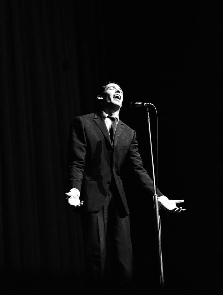 ProfesorJonk's tweet photo. "El talento no existe. El talento es tener el deseo de hacer algo".
Jaques Brel.
El cantautor belga abordó sin miedo el amor, la muerte y la emoción desesperada en obras que inspiraron a innumerables artistas.
#Efemeride #JaquesBrel #musica #poesia https://t.co/7VP0Rv2St7 https://t.co/odfrE2Gz2P