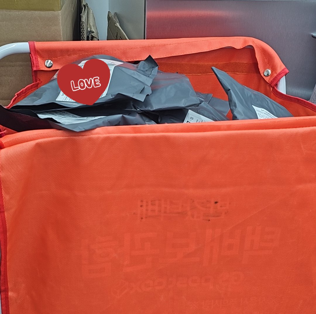 📦모든 인형을 다 포장 완료
🐰예예빈은 오늘 밤에 발송될 것이고 
❄️아이스텬은 내일 발송될 것입니다 

많이 기다려주셔서 정말 감사합니다!🙇🏻‍♀️

⚠️일부 구매자님의 주소에는 유선 번호가 적혀 있어서  보낼 수 없습니다 디엠으로 연락드릴테니 소식을 주의하시기 바랍니다.