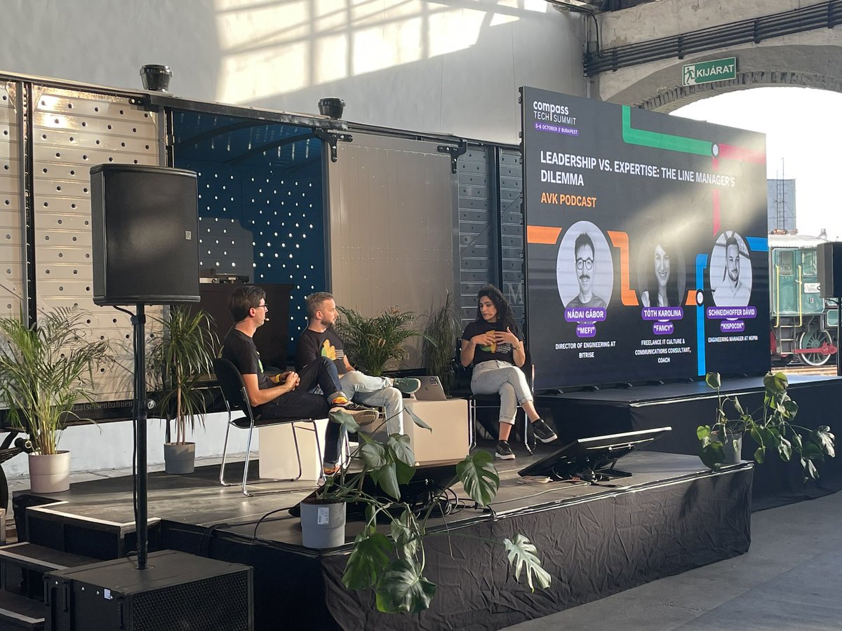 Past meets future: This design tech conference takes place in the amazing (and huge!) Budapest Train Museum. Here for a panel and keynote address on the future of #design for government and society 🍀 Looking forward! #amuse #techcompass