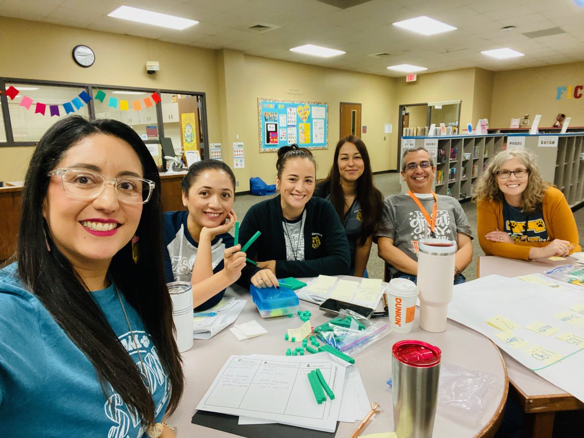 Marce19608017's tweet photo. Math focus in the rain #PISDMathChat #CRA #SixStrategies #FishertigersES
@jaimie_meza @Cgarcia5Garcia @marleneveg76357 @ajwillia21 @Michael81216891 https://t.co/MriyFk0Dj6
