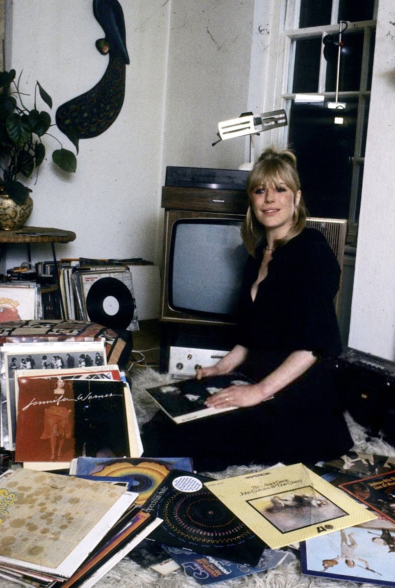 #MarianneFaithfull's LP collection. She loves #Rumours by #FleetwoodMac