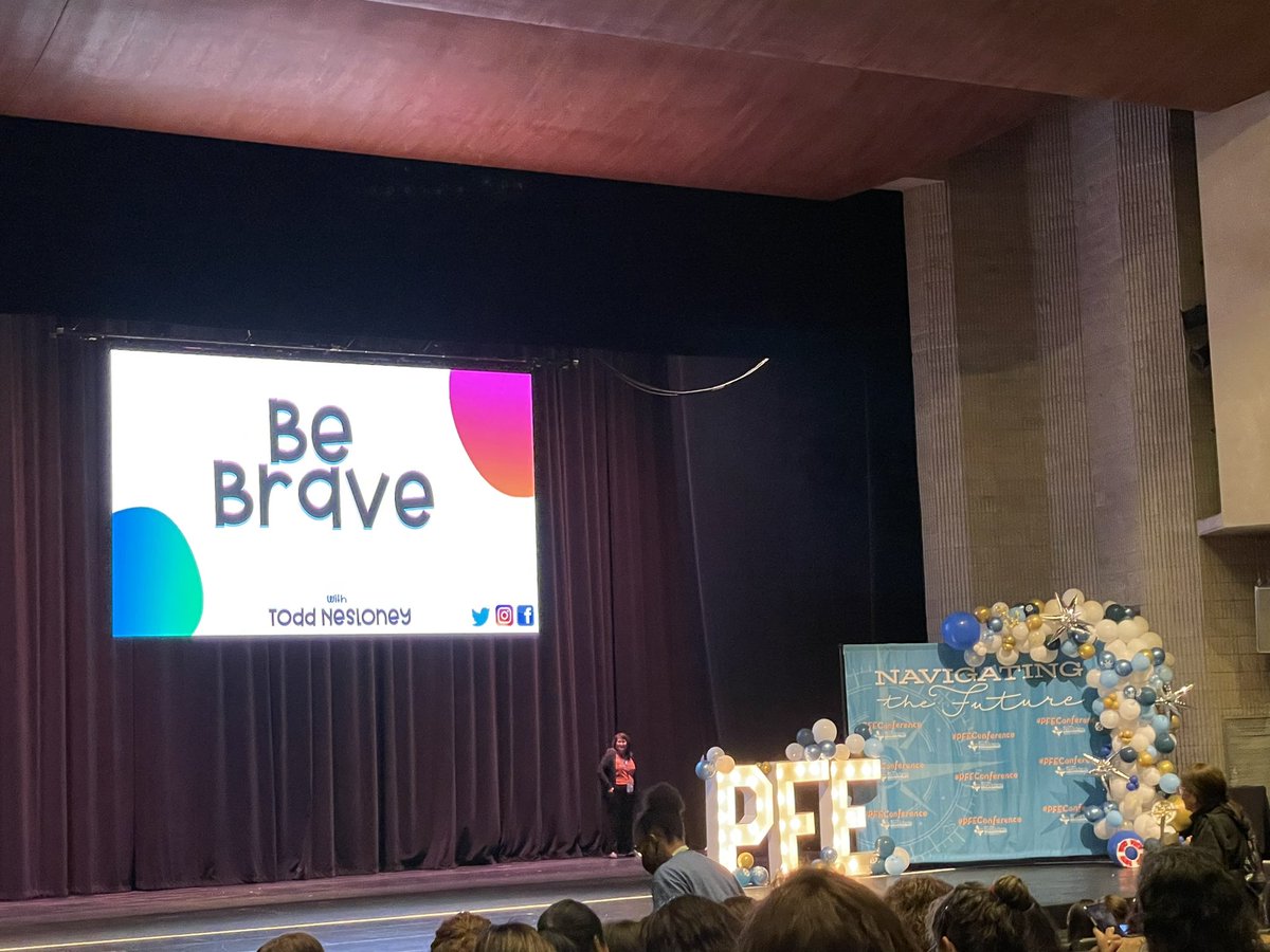 chirpmaggie's tweet photo. Look who I get to learn from today!! @PFETexas Mr.@TechNinjaTodd !! #KindredSpirit #EdTechOG #EdTechFamily https://t.co/26I5Wf6f83