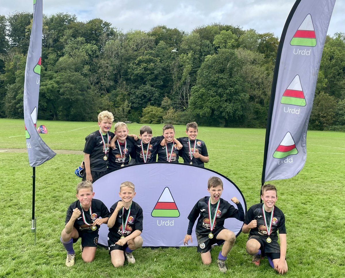 urddmg's tweet photo. Llongyfarchiadau i'r ddau dîm wnaeth cyrraedd y rownd derfynol👏👏

Safon wych!!

🥇@YGGGLlantrisant 
🥈Ysgol Pontyclun 

Da iawn i bawb wnaeth cymryd rhan heddiw🌟🏉👏

Huge congratulations to both teams who made the final today 👏👏 https://t.co/achd56Hudz