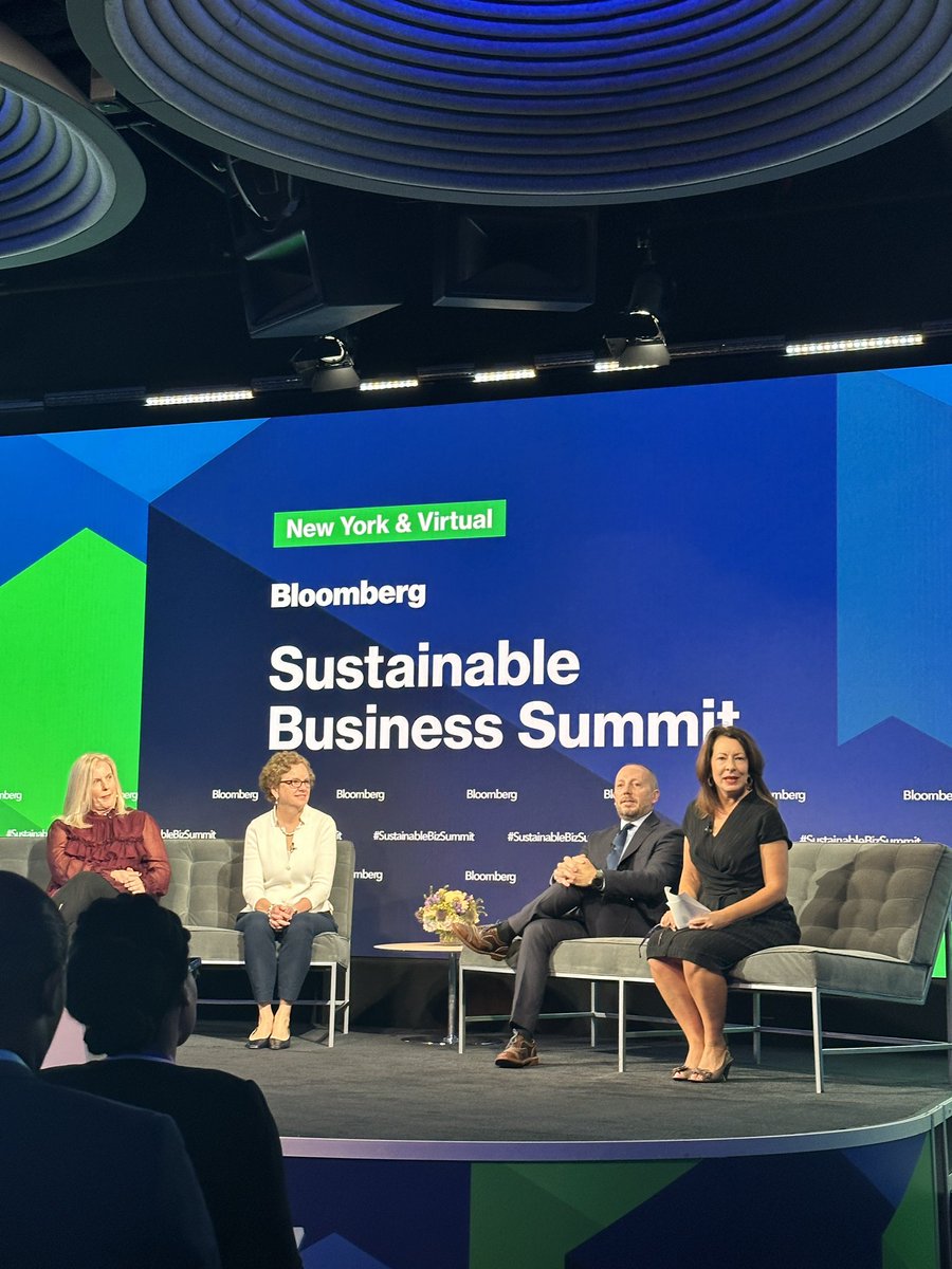 In a politically polarized landscape, sustaining vital programs can be challenging. #VictoriaMills, Managing Director of Environmental #DefenseFund, underscores the urgency of meeting 2030 net-zero goals while navigating this complex terrain. #NetZero2030  #SustainableBizSummit