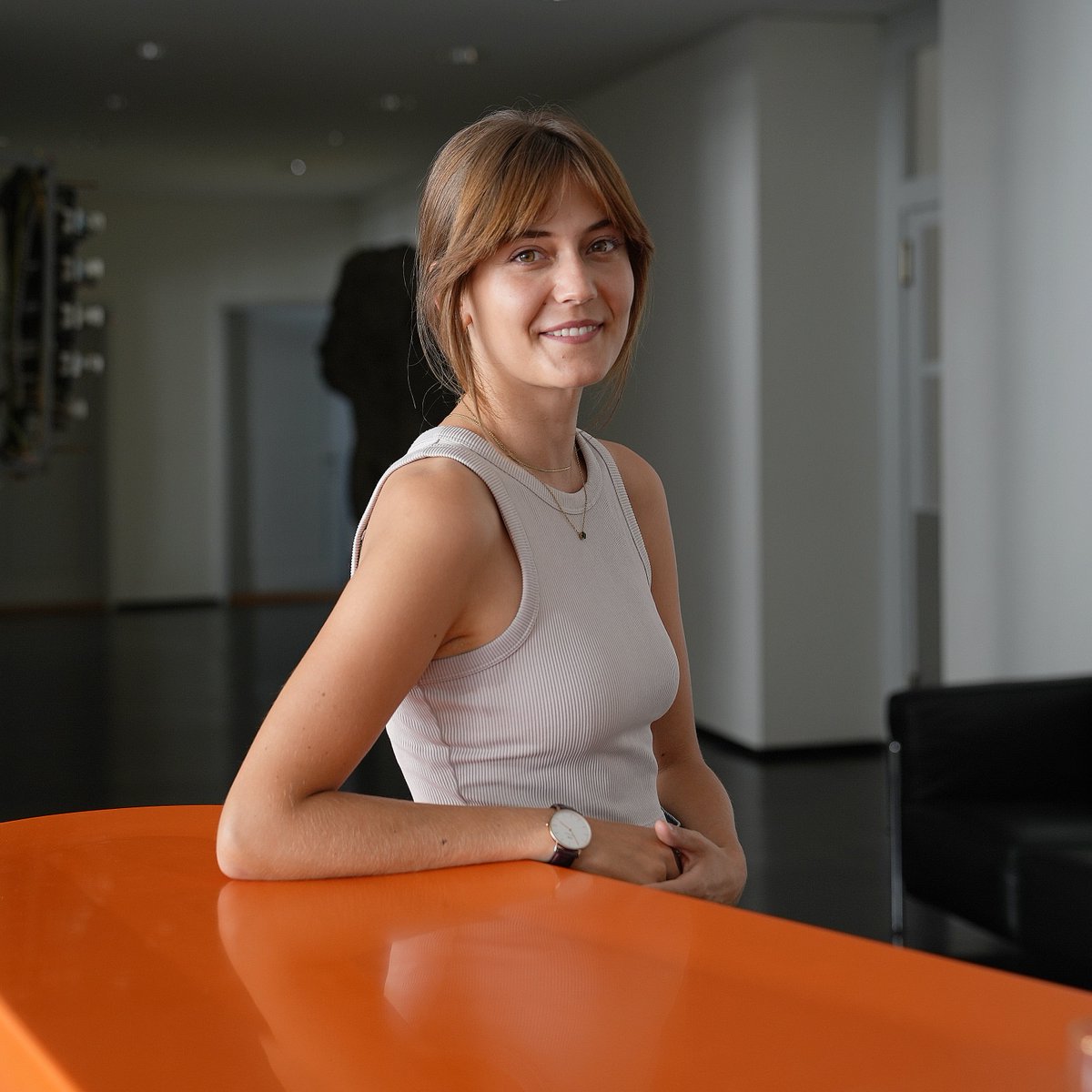 Frisch gestartet, aber schon voll im Flow: Schön, dich als kreative Enablerin im Team zu haben, liebe Celia. 

#festland #teamland #celialand