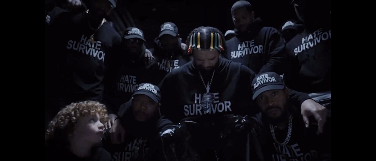 TamedBark's tweet image. #8AM #CharlotteColors @Drake 
The Stoplight alligator clips or pushpins
🚥🚦#cautionary

Don&apos;t hurt the messenger #thursdaymorning