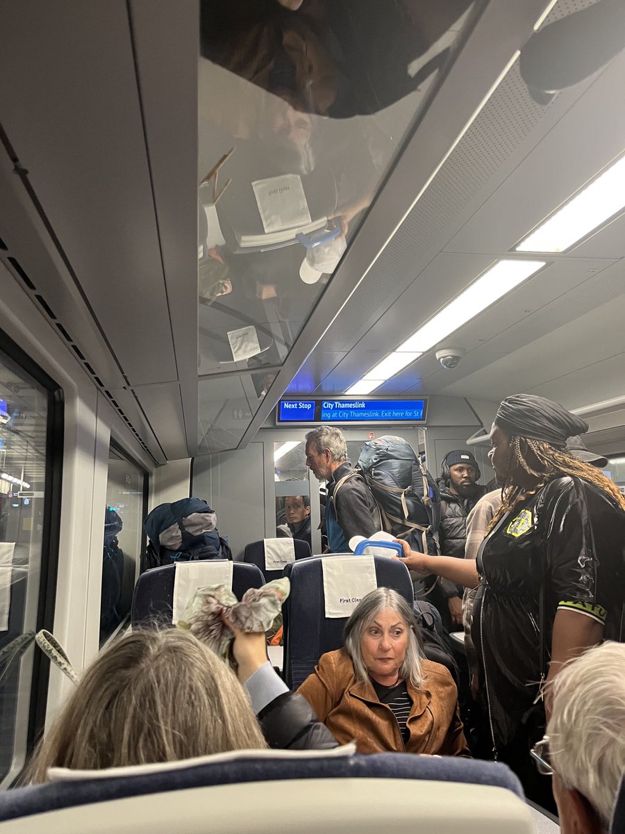 smarterpricing's tweet photo. Thames link trains need to do better.  Kids pushing first class passengers out the way to get into first class.  3.49 to three bridges.  Not acceptable ⁦@TLRailUK⁩ https://t.co/MdaIKfwWnj