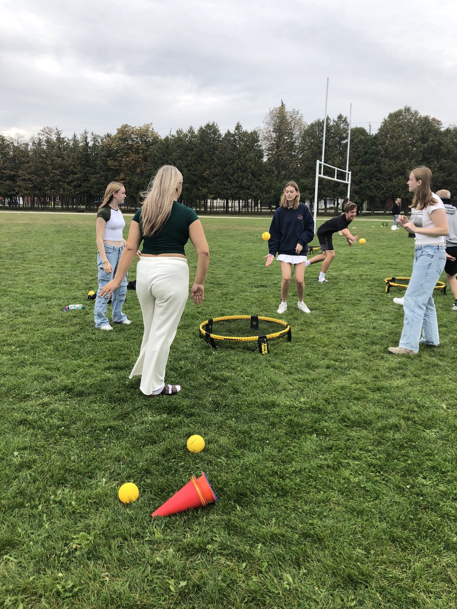 Math-letes and athletes taking advantage of the last of our nice weather (for a while). #cciproud ⁦@SCDSB_Schools⁩ ⁦@GjacobsG⁩ ⁦@curt_davidson⁩