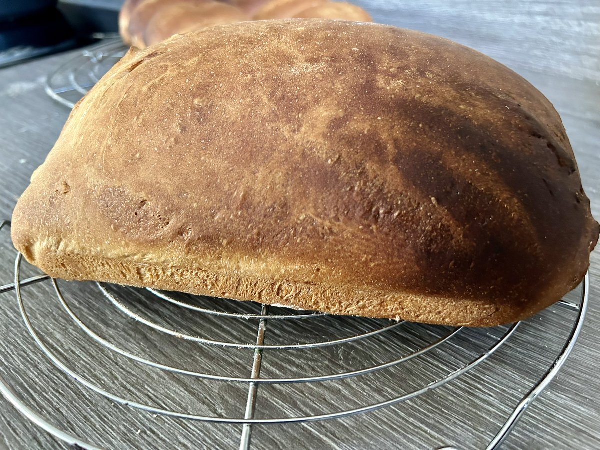 Virginie_VVD's tweet image. Kindertjes gevoederd, broodjes gebakken, boodschappen gedaan, rugschool gevolgd en nu tijd voor een beetje puzzelen 🤭
#domesticengineering 😁