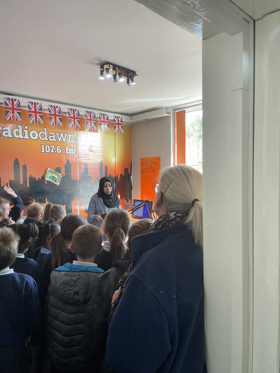 We enjoyed hosting <a href="/BrocklewoodP/">Brocklewood Primary</a> primary school at Karimia. It was great as we shared our beliefs and answered some interesting questions about Islam and Islamic art! #CommunityEngagement #humankind