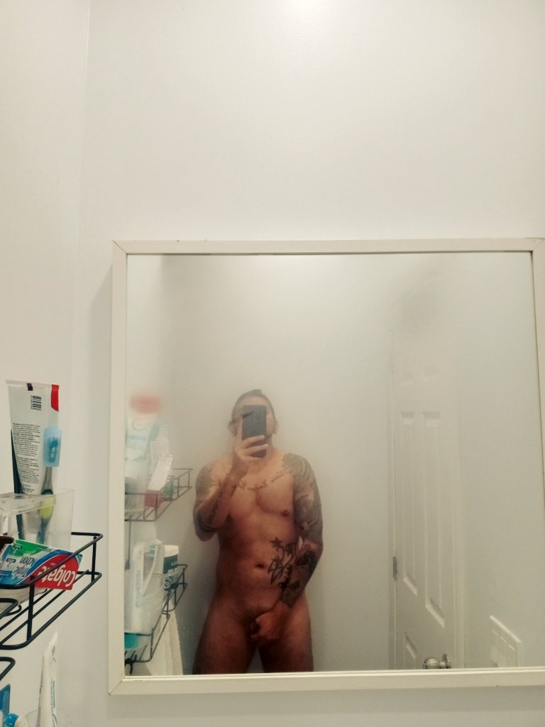 MarkCastellan18's tweet photo. Un bañito y a la calle https://t.co/a7sOgu0gxe