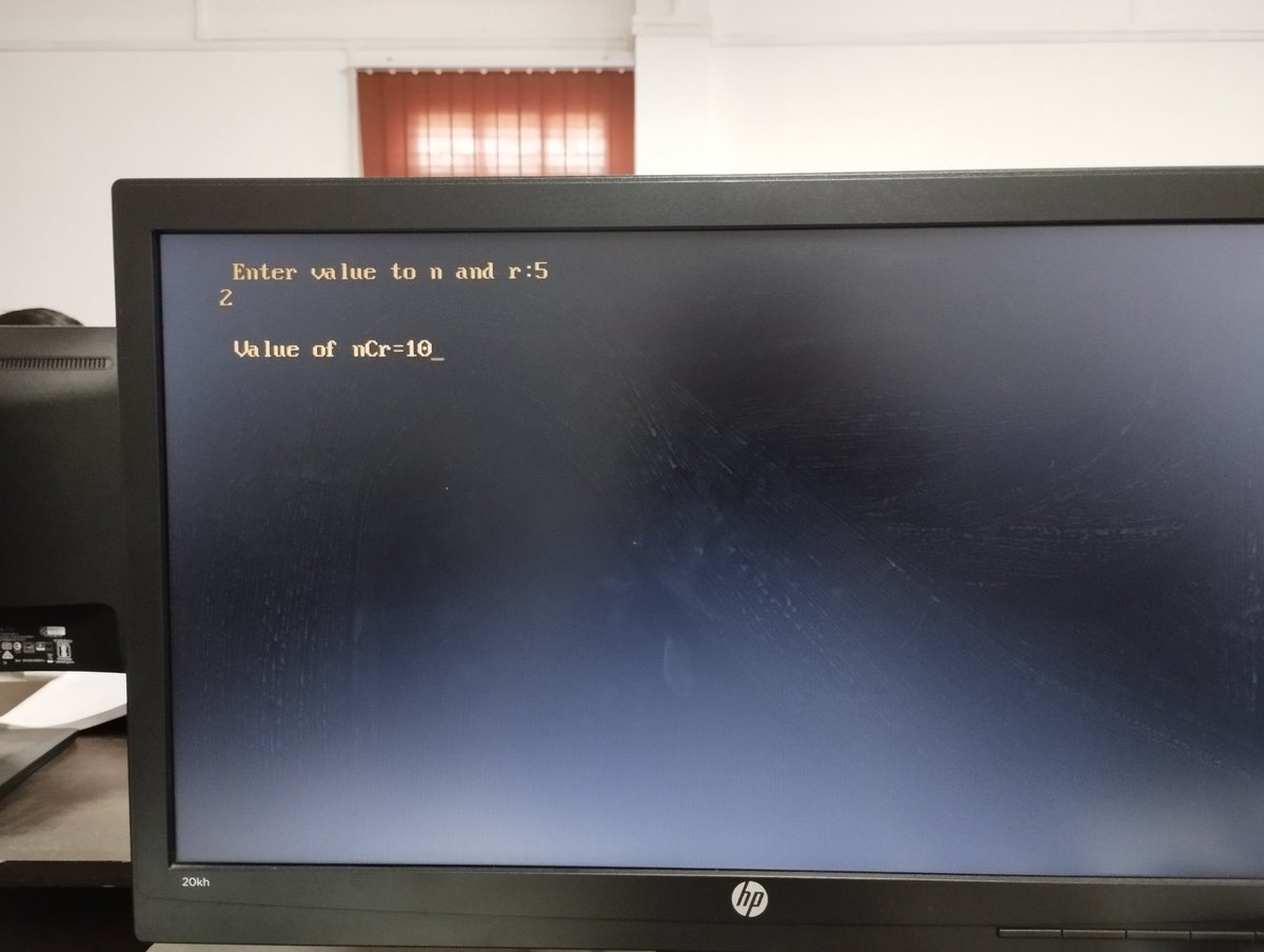 banasmita_k's tweet photo. 🖥⌨️🖱
#collegelife
#cprogamming https://t.co/rsKtdf773E