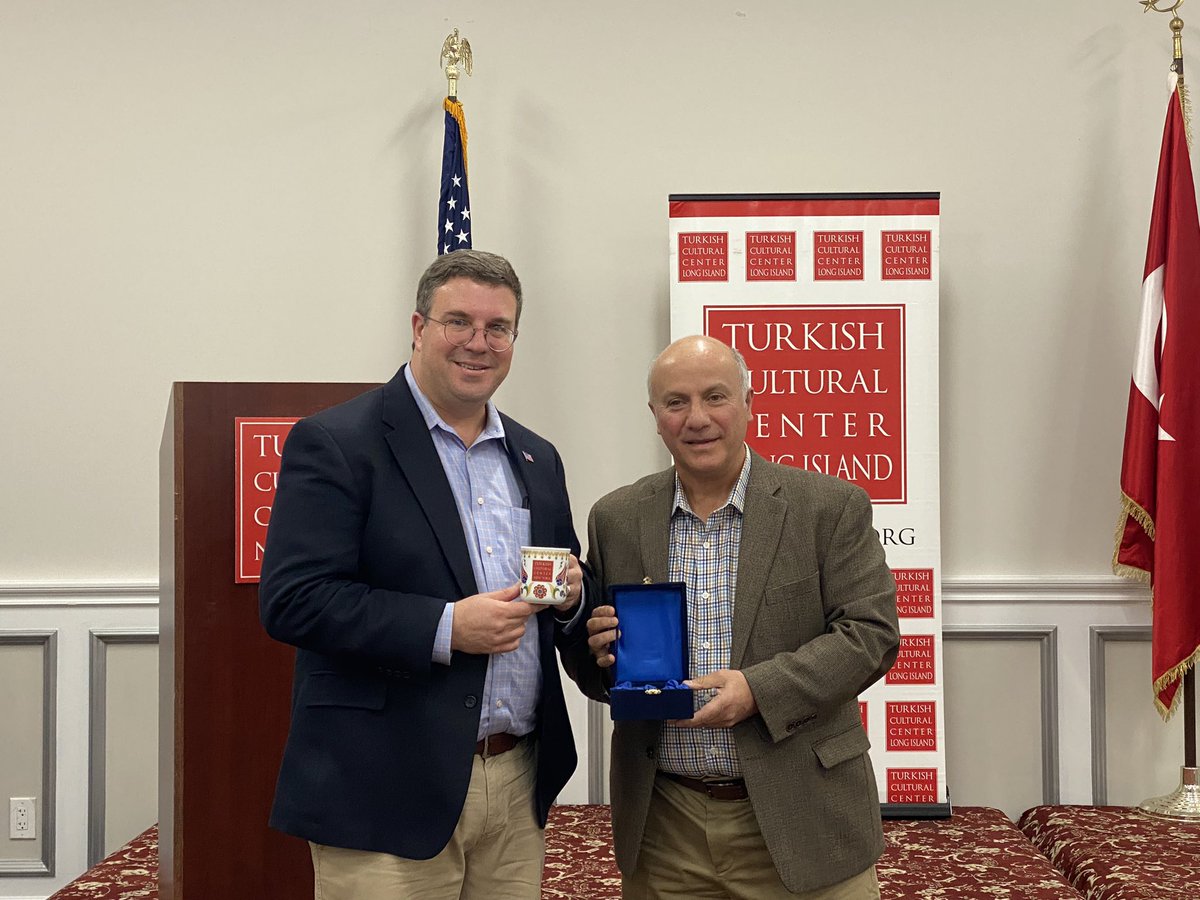 TCCLongIsland's tweet photo. TCC LI hosted the Democrat candidate for the upcoming Suffolk County Executive election. Great to hear highlights of Dave Calone's campaign and his county priorities. Guests asked their questions about crucial issues. Thanks to @Calone4Suffolk for visiting TCC LI.🙂 #tccli https://t.co/tlkcb695Zx