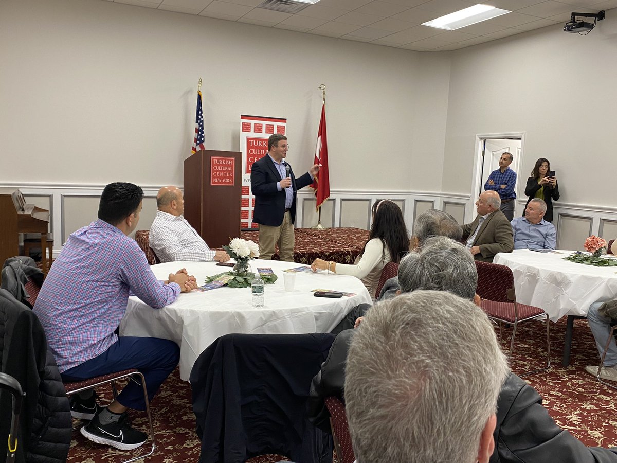 TCCLongIsland's tweet photo. TCC LI hosted the Democrat candidate for the upcoming Suffolk County Executive election. Great to hear highlights of Dave Calone's campaign and his county priorities. Guests asked their questions about crucial issues. Thanks to @Calone4Suffolk for visiting TCC LI.🙂 #tccli https://t.co/tlkcb695Zx