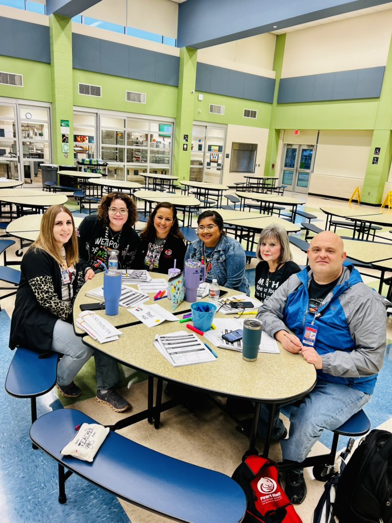 18roxsal's tweet photo. Lots of collaboration and preparing for the 2nd 9weeks! @lizvaldezco22 #PISDMathChat #PantherPride https://t.co/Nuda2FGp4J