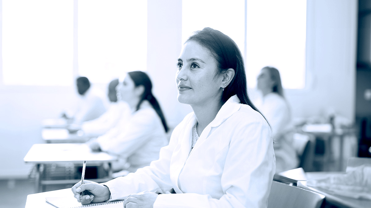 Pharmacists-in-training must be informed of the changes in #pharmacycare. For #PharmacyStudentDay, we share beneficial insight on the move to value-based care: hubs.ly/Q024sl6h0

#APhM2023