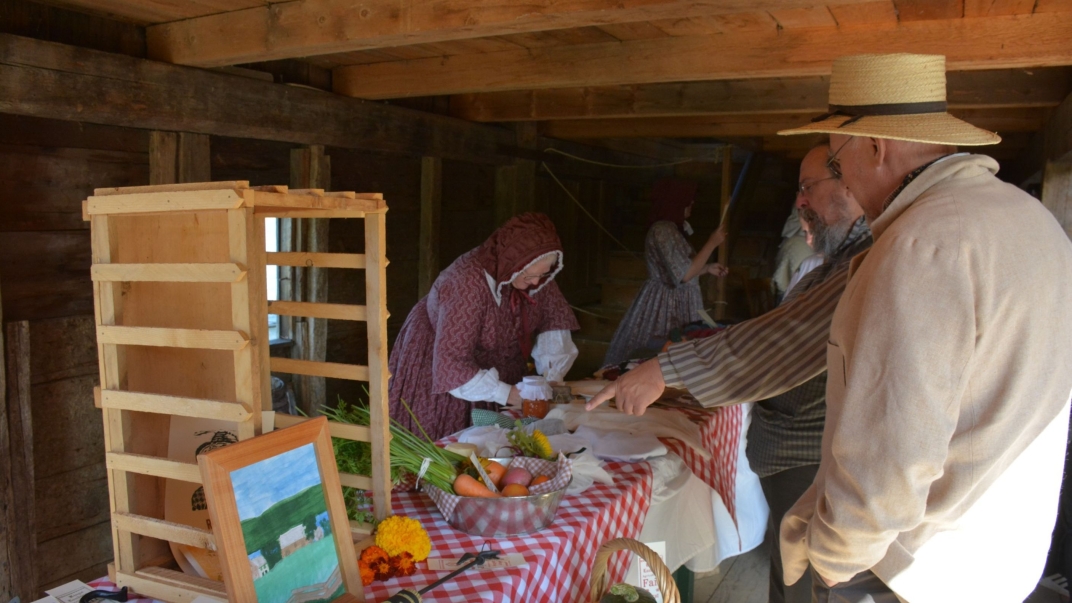 Fredericton Capital Region Tourism (@fredtourism) on Twitter photo The 49th season <a href="/KingsLandingNB/">Kings Landing⁷⁴</a> comes to a close with Thanksgiving celebrations on October 7 & 8 🍂🌻🎃
Join in the fall festivities, enjoy the autumn colours and take one more walk around the Village.
More info here: 👉ow.ly/PzvC50PQr2q The 49th season <a href="/KingsLandingNB/">Kings Landing⁷⁴</a> comes to a close with Thanksgiving celebrations on October 7 & 8 🍂🌻🎃
Join in the fall festivities, enjoy the autumn colours and take one more walk around the Village.
More info here: 👉ow.ly/PzvC50PQr2q