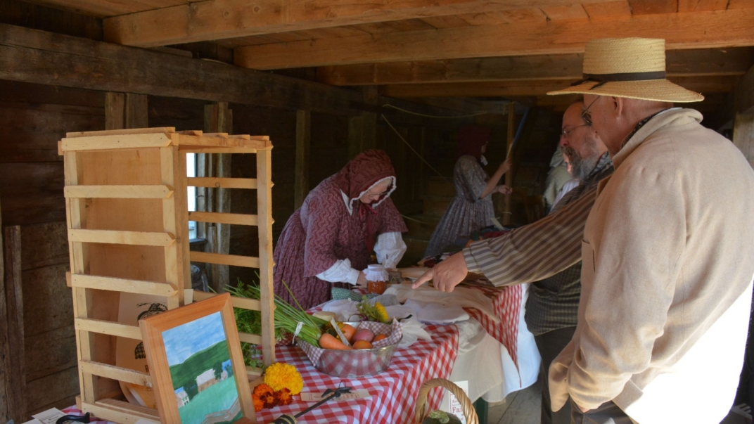 The 49th season @KingsLandingNB comes to a close with Thanksgiving celebrations on October 7 & 8 🍂🌻🎃 Join in the fall festivities, enjoy the autumn colours and take one more walk around the Village. More info here: 👉ow.ly/PzvC50PQr2q