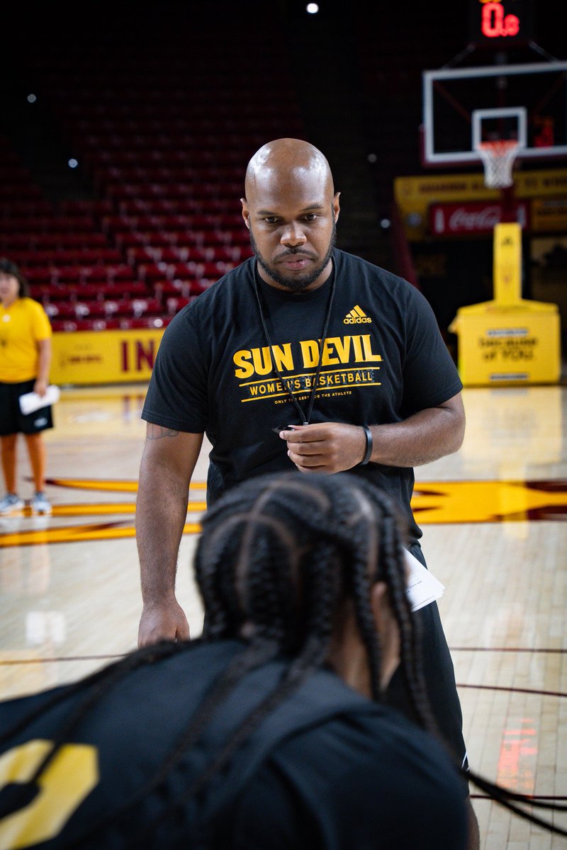 CoachMos_CSU's tweet image. Truly blessed to see another year of life. 🙏🏾 
Thank you God for giving me the strength to impact, inspire, develop and help young people chase their dreams each and every day. Continue to watch over me as I fulfill this mission! 🙏🏾🙌🏾🫶🏾🎉 #Blessed #LibraGang #BigWeekend ♎️