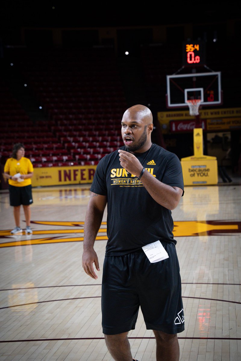 CoachMos_CSU's tweet image. Truly blessed to see another year of life. 🙏🏾 
Thank you God for giving me the strength to impact, inspire, develop and help young people chase their dreams each and every day. Continue to watch over me as I fulfill this mission! 🙏🏾🙌🏾🫶🏾🎉 #Blessed #LibraGang #BigWeekend ♎️