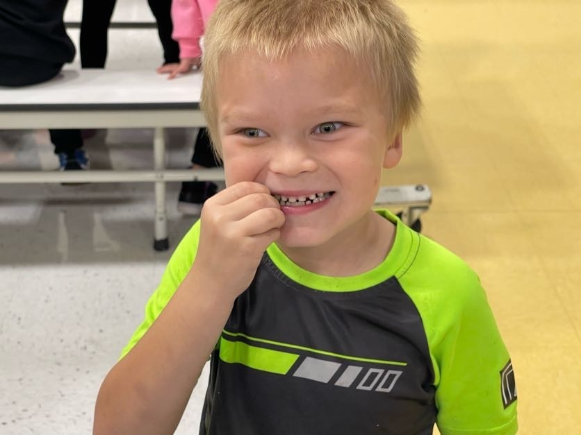 AberdeenSD61's tweet photo. Our students are crunching into local produce!
At #AberdeenPublicSchools, our Food Service Department serves locally grown produce to students every day!
The department is encouraging participation in the South Dakota #CrunchOff: https://t.co/OFHABJOQog https://t.co/wfmCI387J7