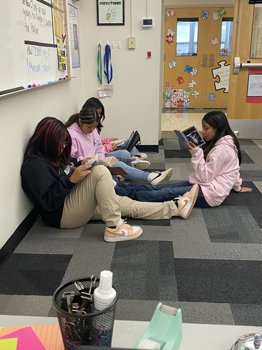MrsCooneyRBMS's tweet image. Love to see Ss be their #bestself and take initiative during independent reading time by creating their own reading circle/taking turns reading aloud to complete their work @rbmsROCKETS #RBBisBIA Collaboration is 🔑